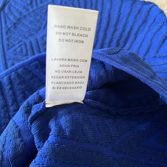 084 The Clothing Company - Picture 2 of 8